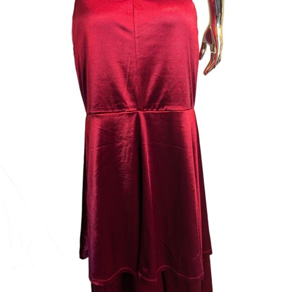 Contemporary Romance Red Satin Mermaid Dress - Picture 5 of 9